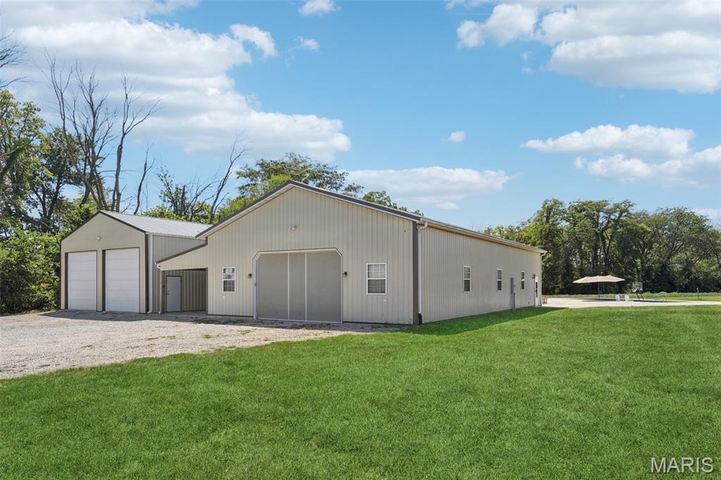 15556 Old State Road Carlyle, IL 62231 - Photo 3 of 64