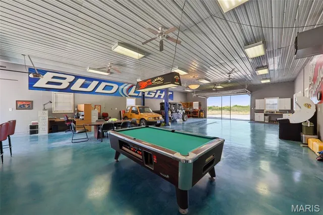 $699,000 | 15556 Old State Road, Carlyle, IL 62231