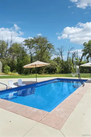 $699,000 | 15556 Old State Road, Carlyle, IL 62231