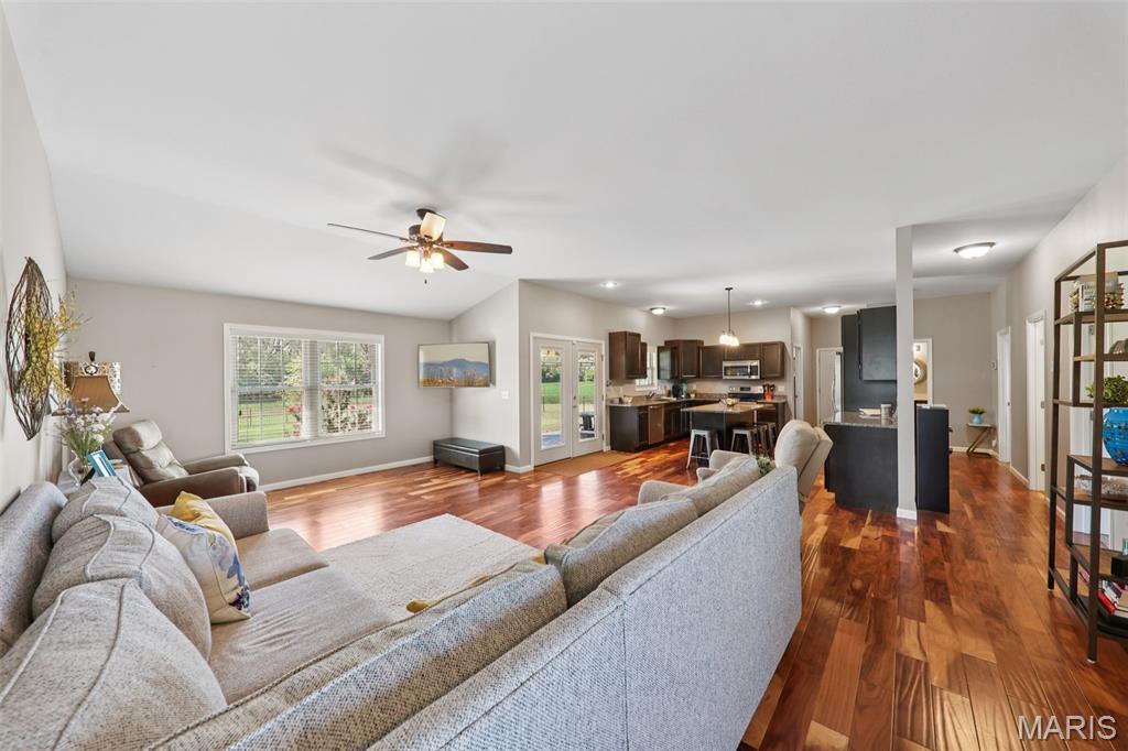 15556 Old State Road Carlyle, IL 62231 - Photo 6 of 64