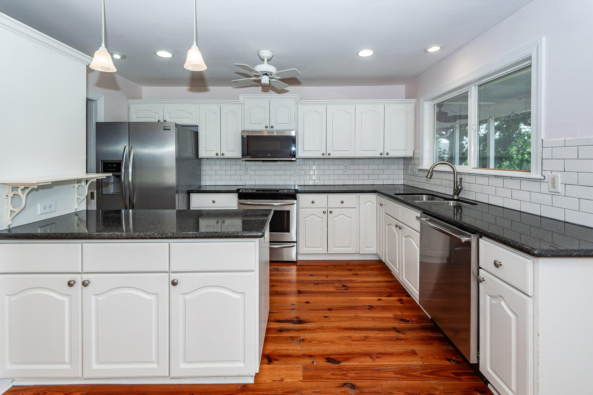 1648 Secessionville Road Charleston, SC 29412 - Photo 15 of 58 17