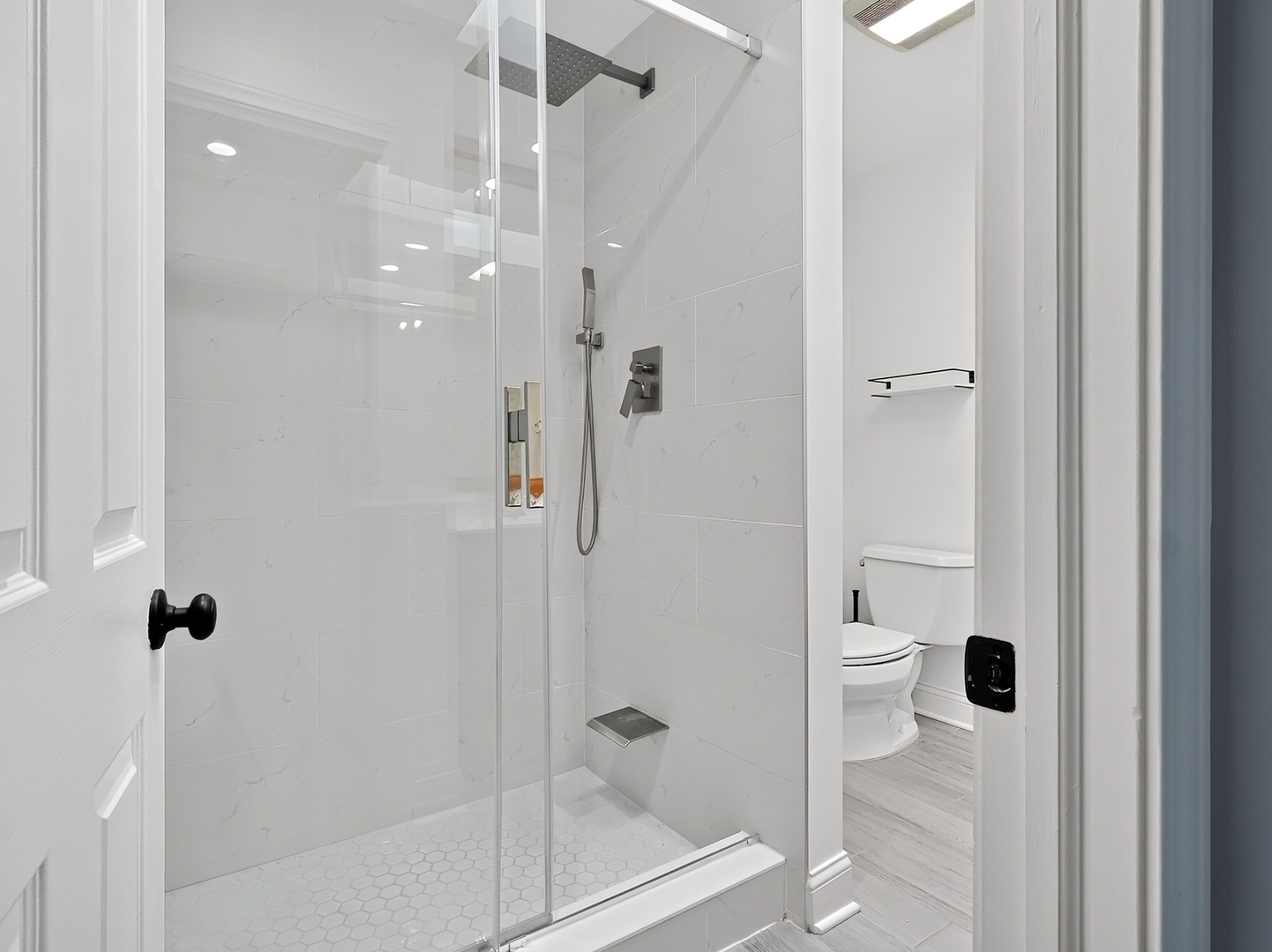 22W132 Butterfield Road Glen Ellyn, IL 60137 - Photo 13 of 26 Gallery Image 13