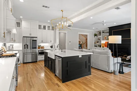$1,350,000 | 1013 Martin Street, Houston, TX 77018