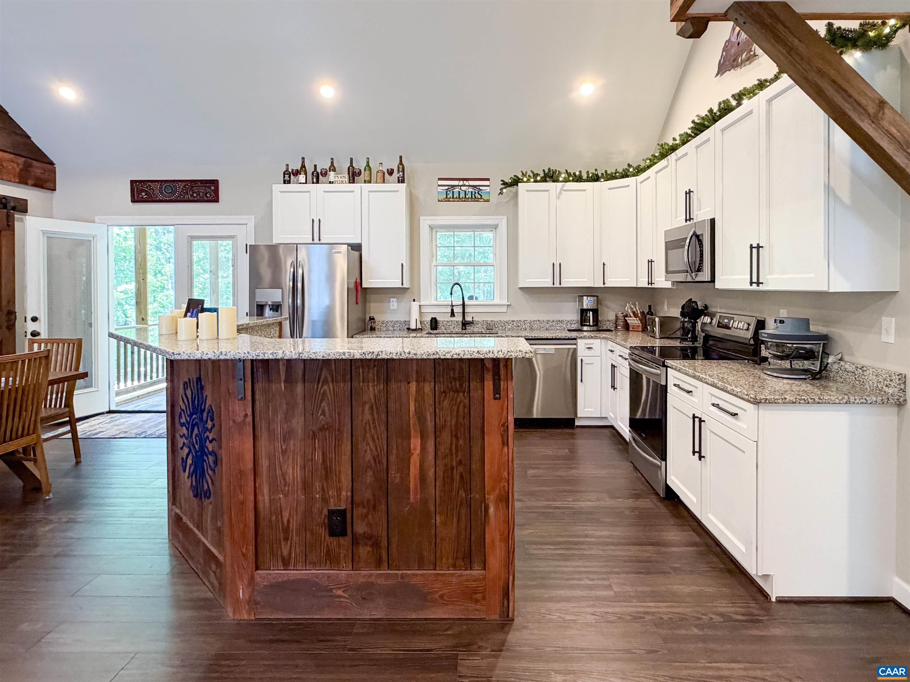 1387 Spreading Oak Road Arvonia, VA 23004 - Photo 6 of 43