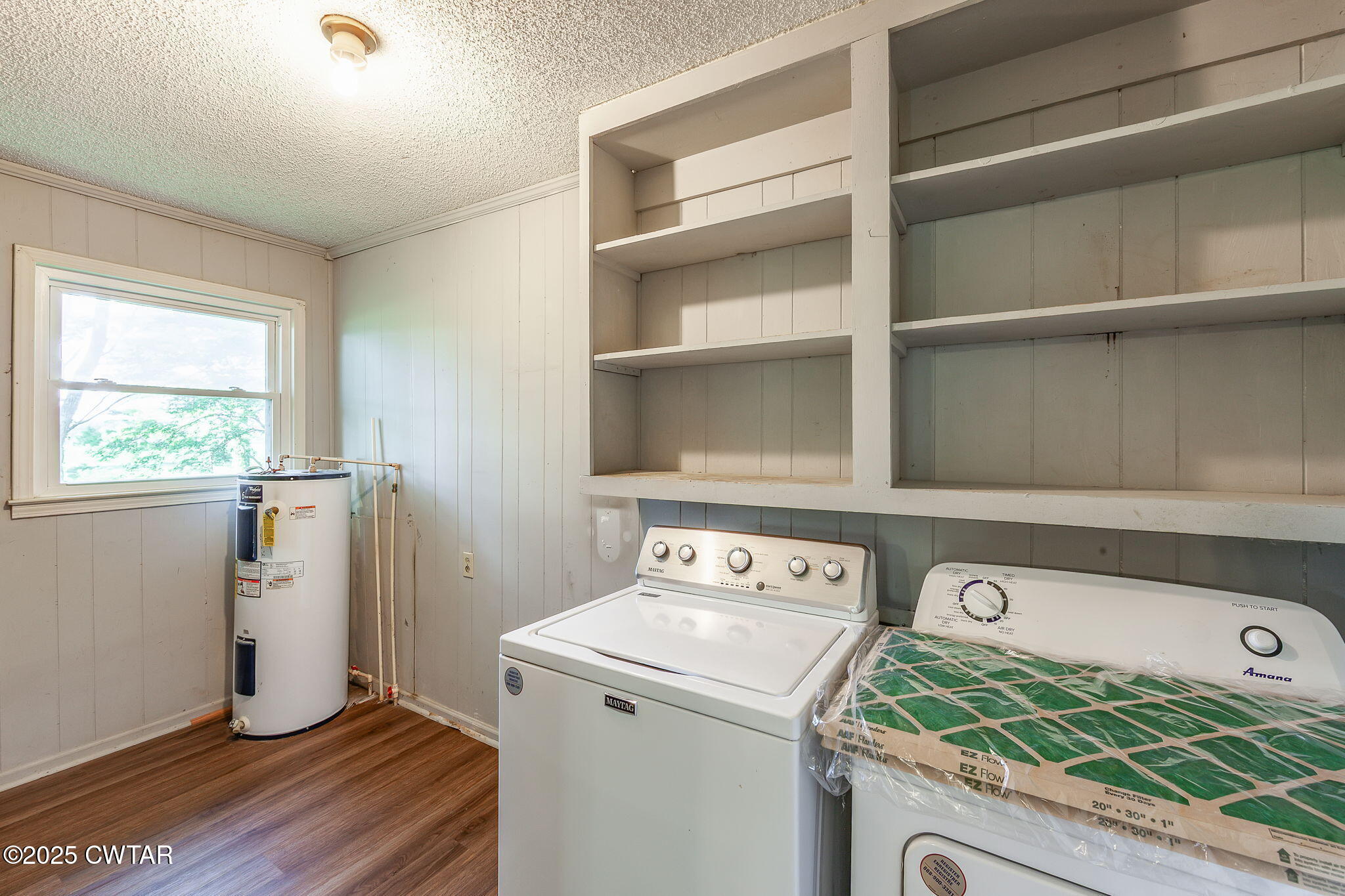 1140 Plainview Road Henderson, TN 38340 - Photo 15 of 29 a view of utility room with washer and dryer