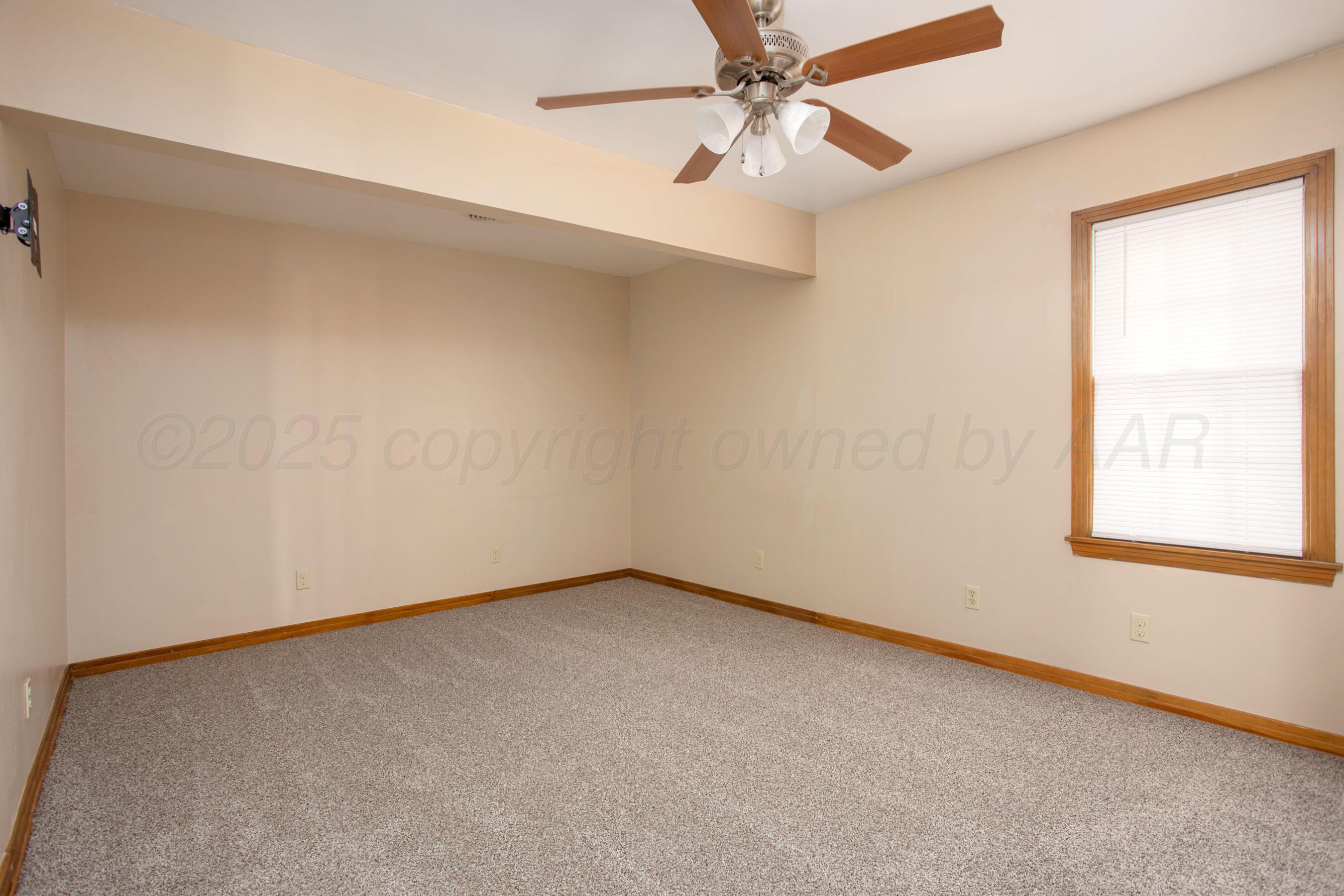 4405 South Ong Street Amarillo, TX 79110 - Photo 16 of 28 Middle Bedroom