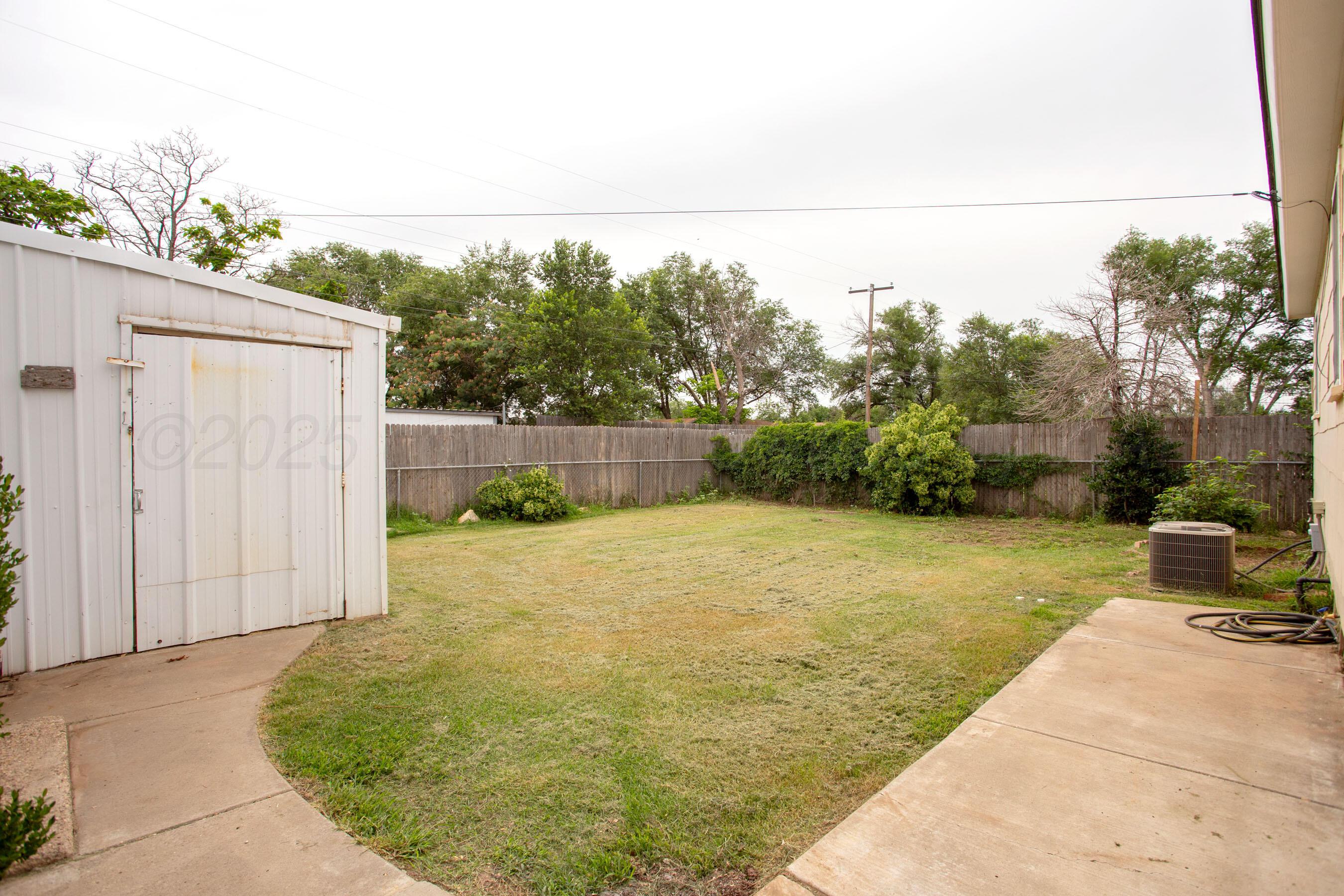 4405 South Ong Street Amarillo, TX 79110 - Photo 23 of 28 Backyard