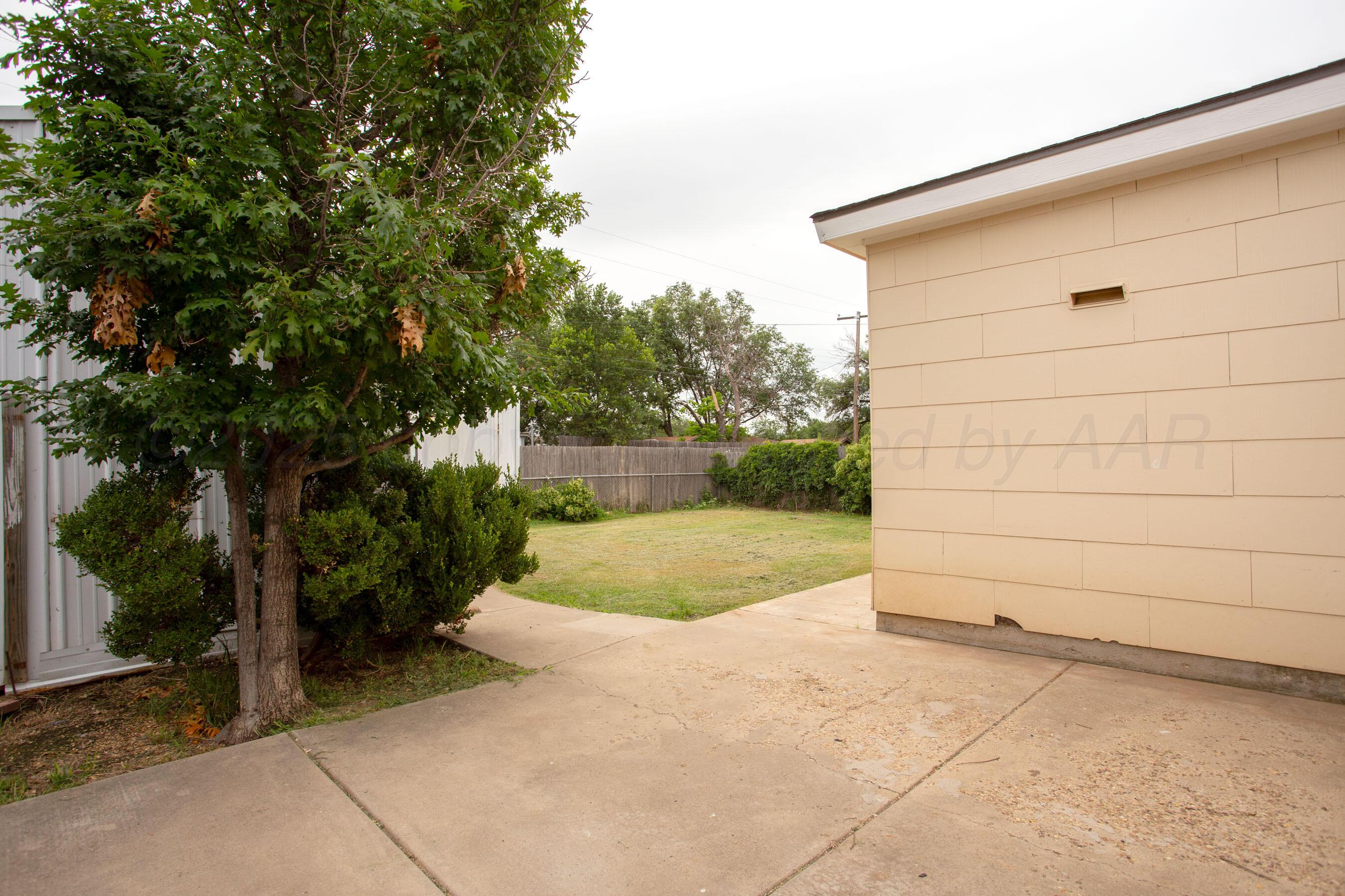 4405 South Ong Street Amarillo, TX 79110 - Photo 24 of 28 Patio area in back