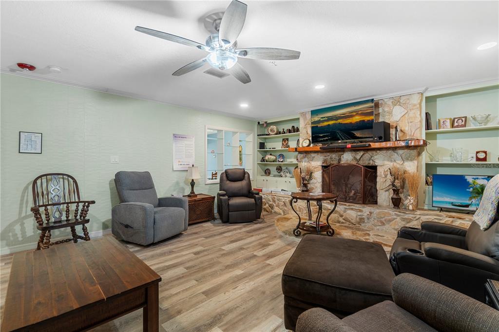 207 West Wheeler Road Seffner, FL 33584 - Photo 8 of 43