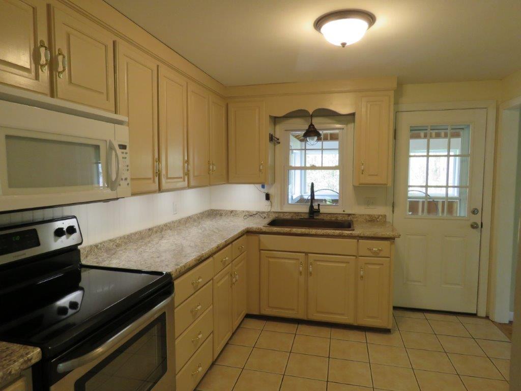 180 Port Road Wells, ME 04090 - Photo 11 of 32 2. Kitchen 1