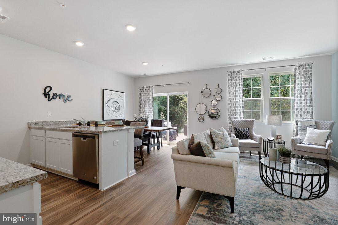 230 Maple Run Drive York, PA 17404 - Photo 8 of 36