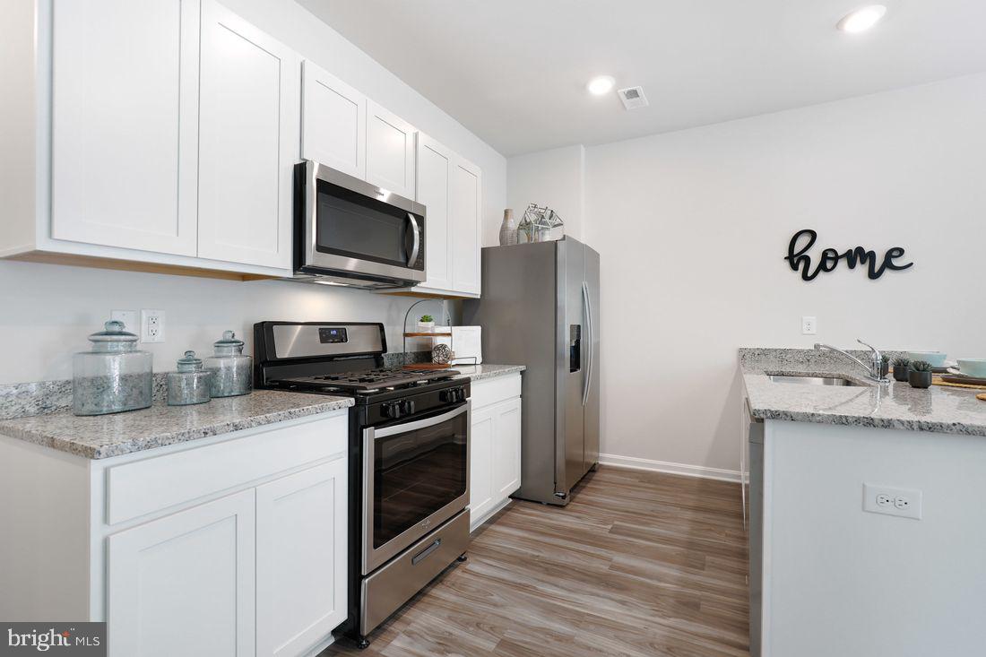 230 Maple Run Drive York, PA 17404 - Photo 10 of 36