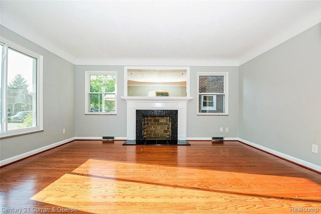7610 Miller Road Dearborn, MI 48126 - Photo 7 of 28 DSC_7545.jpg