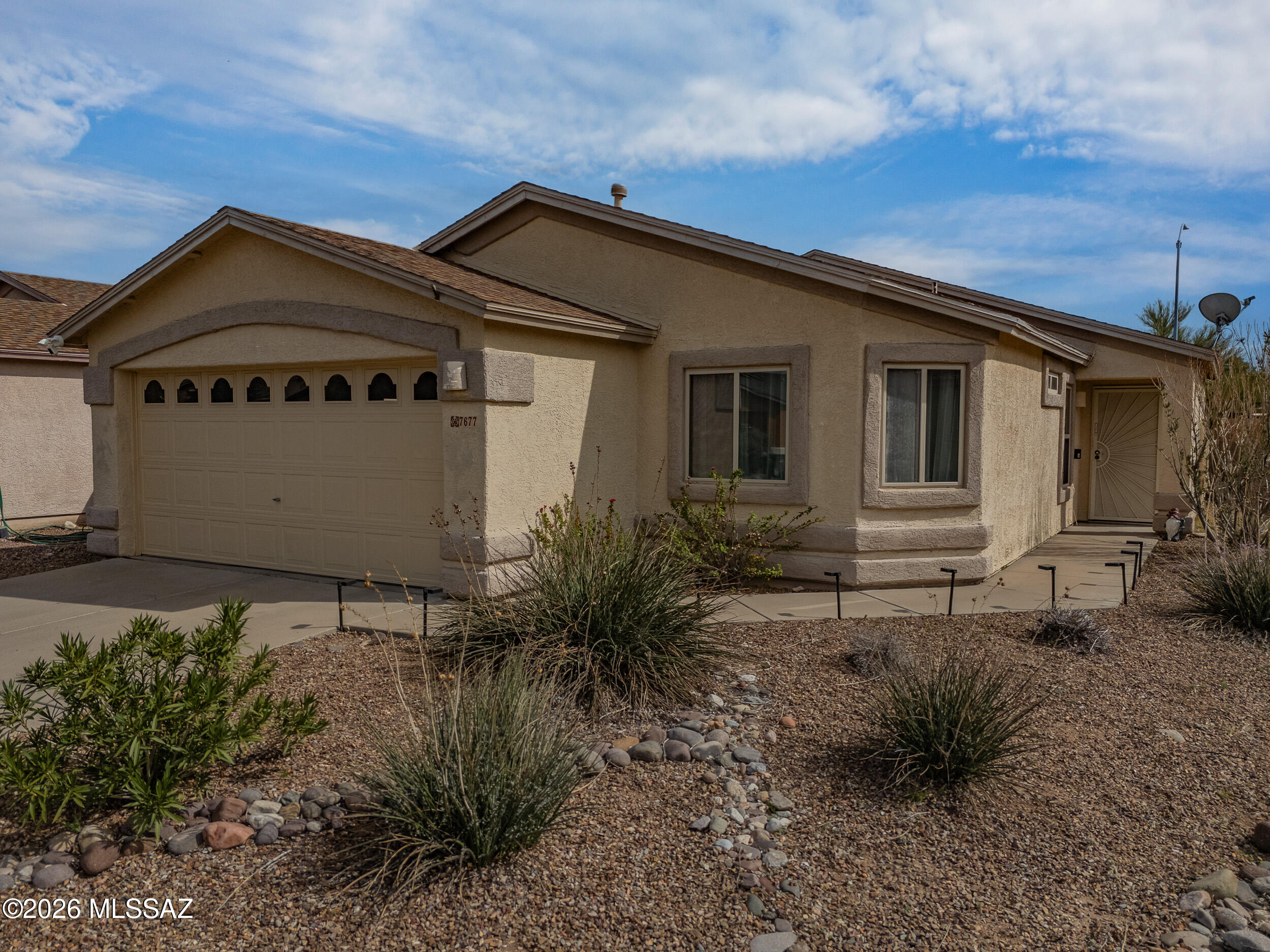 7677 South Meadow Spring Way Tucson, AZ 85747 - Photo 4 of 39 005