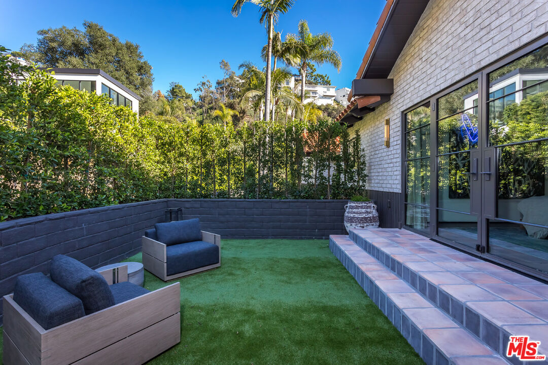 1707 Rising Glen Road Los Angeles, CA 90069 - Photo 48 of 54