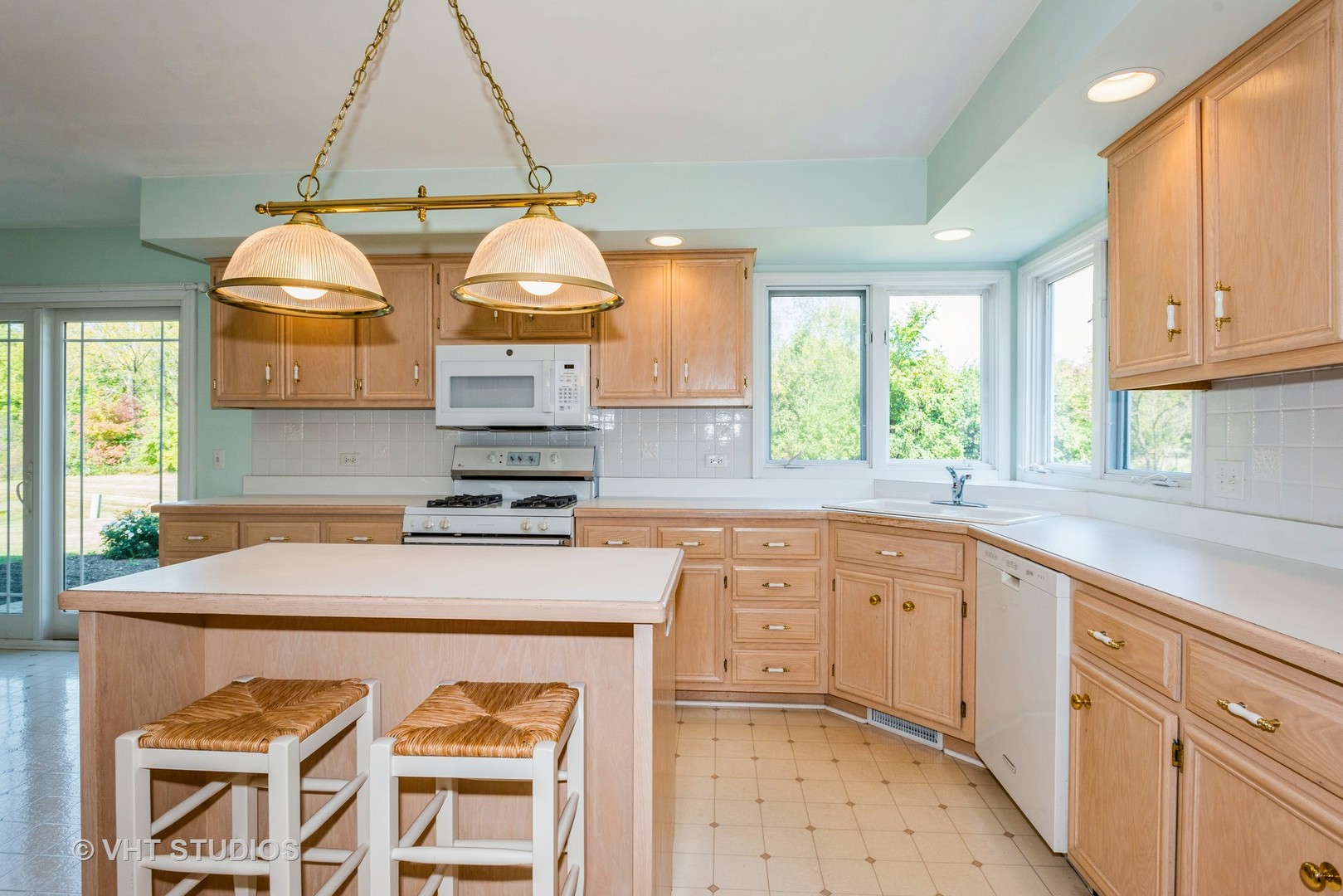 453 Ridgelawn Trail Batavia, IL 60510 - Photo 12 of 25 Gallery Image 12