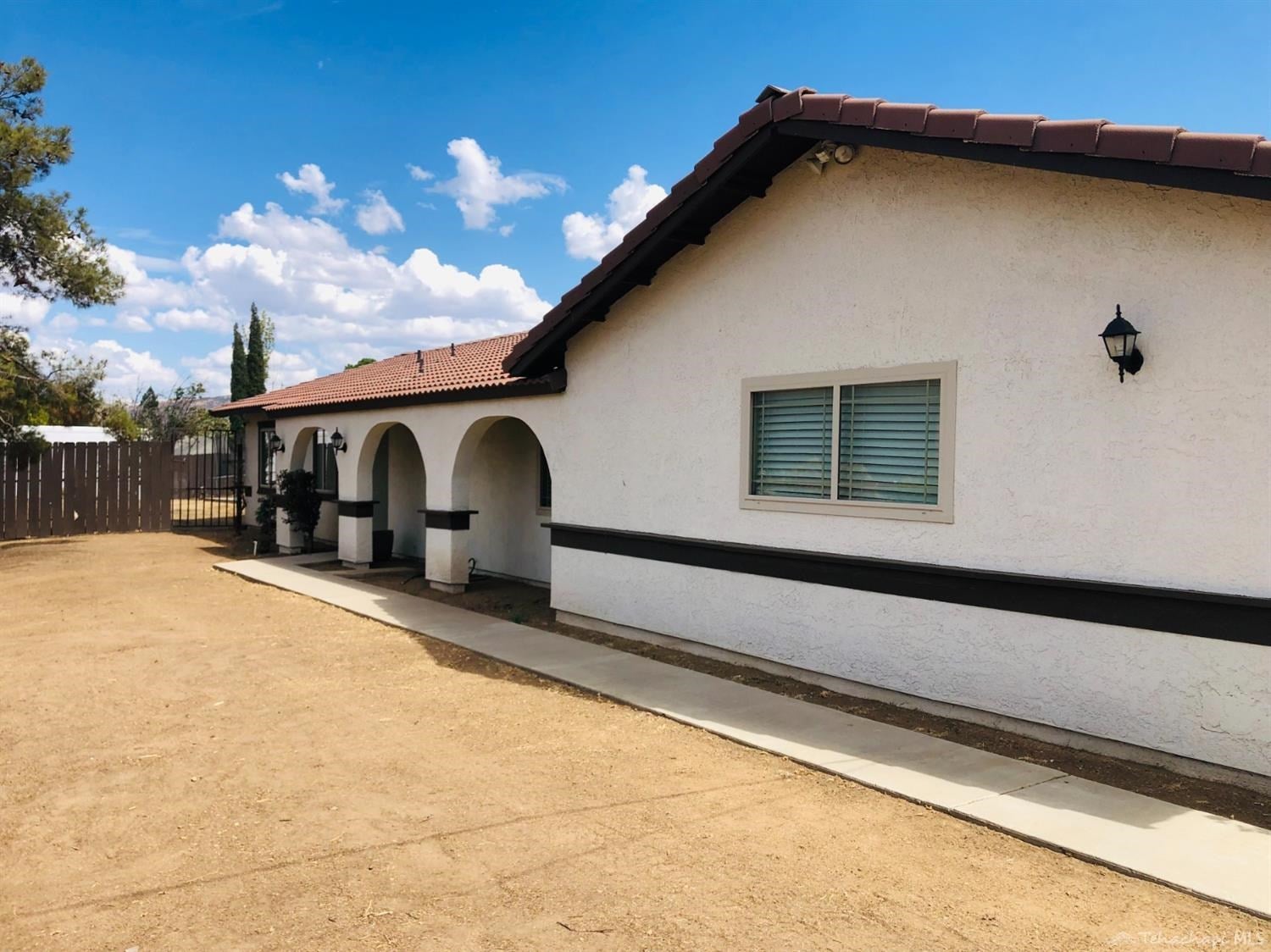 21701 Mid Way Tehachapi, CA 93561 - Photo 1 of 31 Gallery Image 1