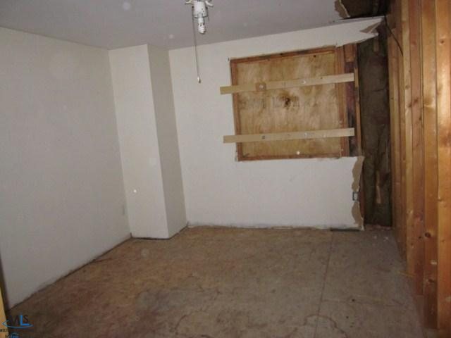 7551 Sayles Road Yale, MI 48097 - Photo 10 of 14 31122794-9.JPG