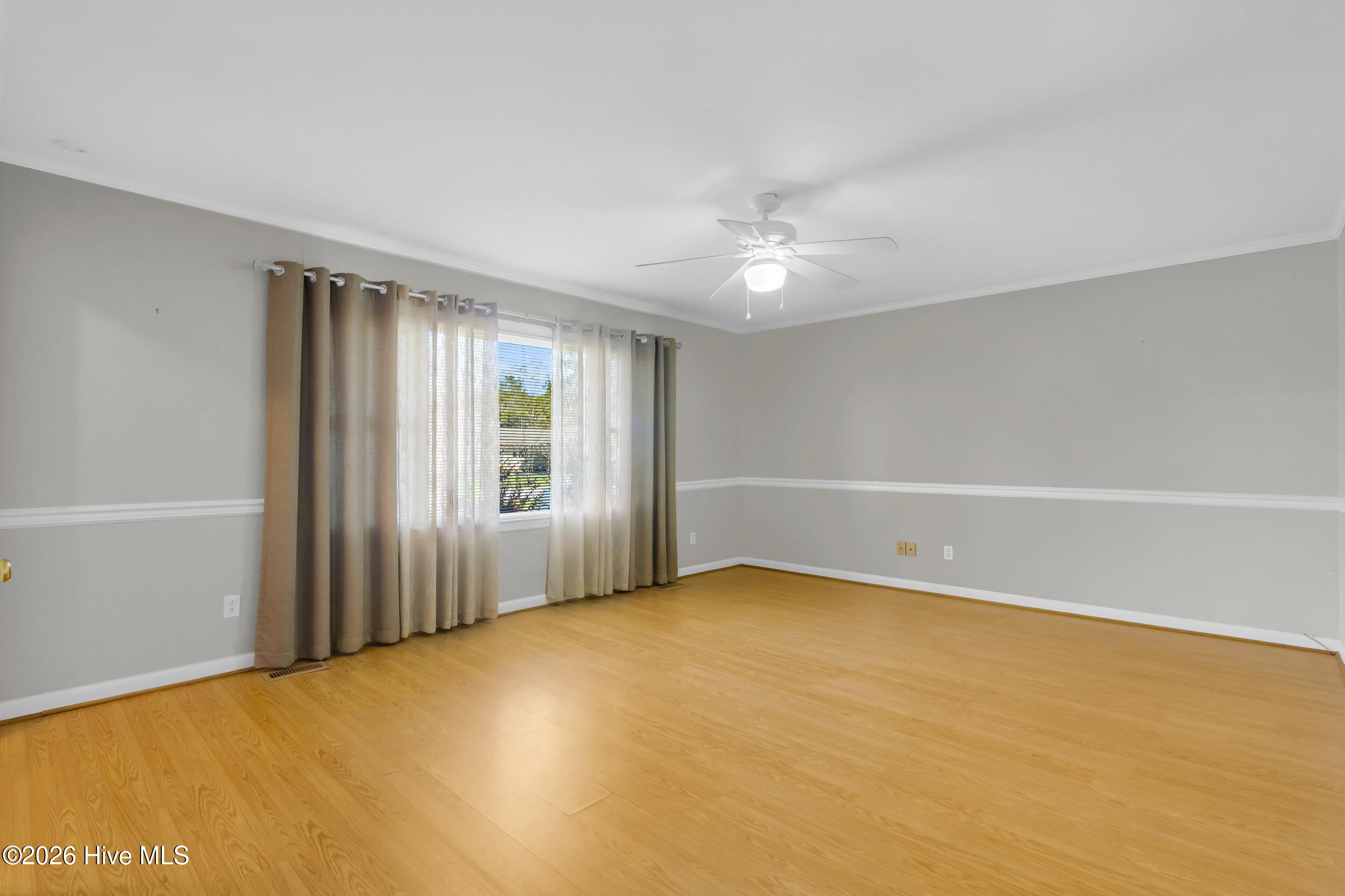 609 Edgehill Road Trent Woods, NC 28562 - Photo 9 of 49 Living Room