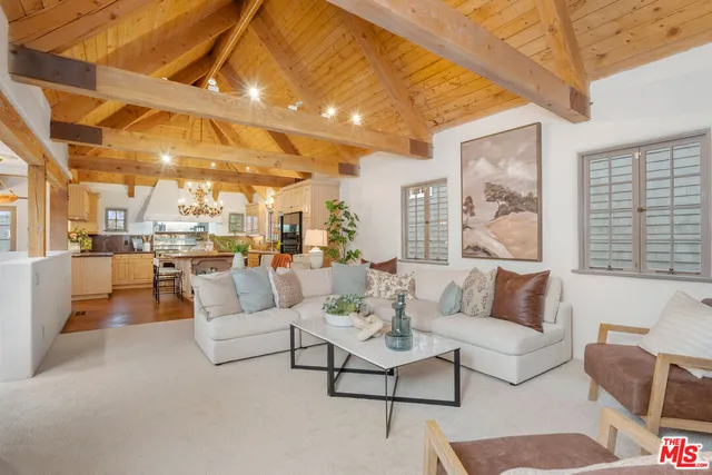 $4,595,000 | 2917 North Poinsettia Avenue, Manhattan Beach, CA 90266