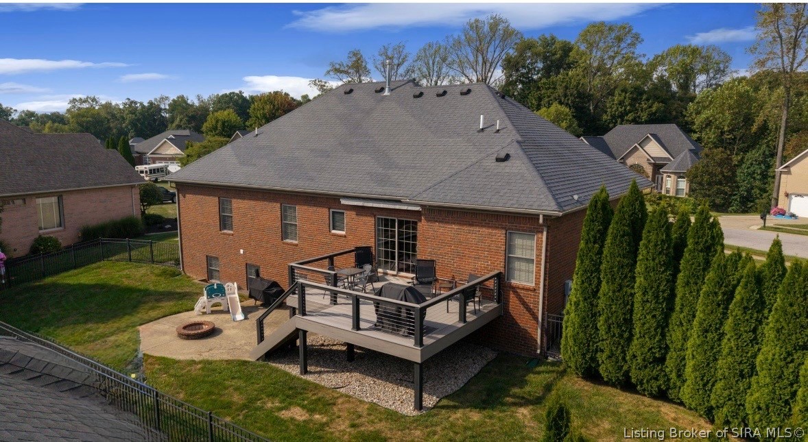 4063 Viewcrest Loop Floyds Knobs, IN 47119 - Photo 37 of 41 Composite Deck and Patio