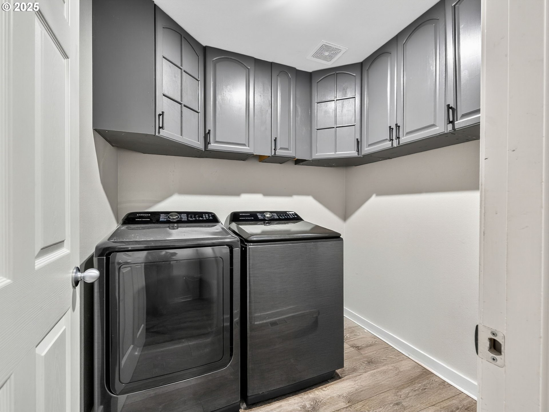 10340 Southwest Dunlin Place Beaverton, OR 97007 - Photo 19 of 46 Laundry