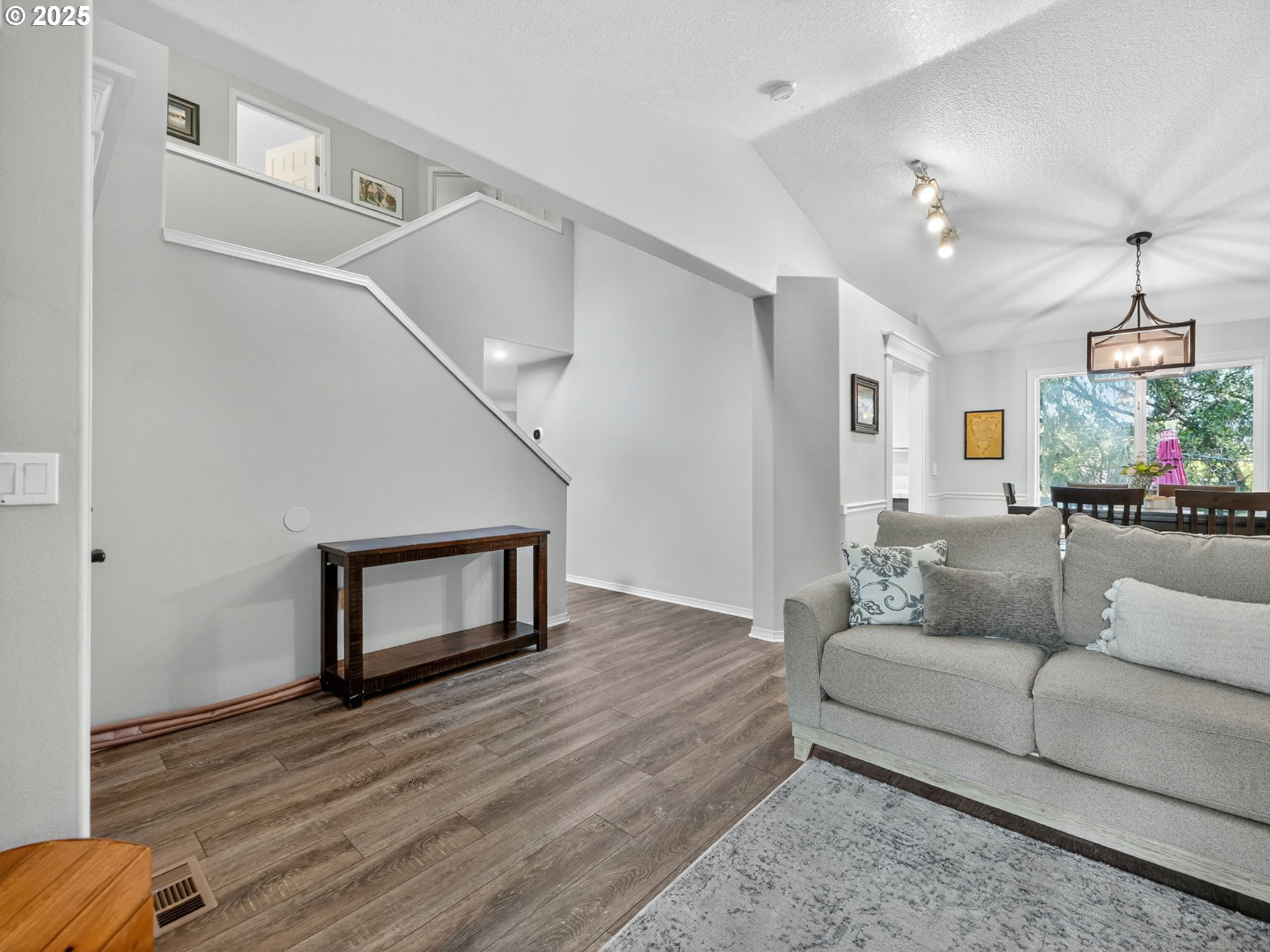 10340 Southwest Dunlin Place Beaverton, OR 97007 - Photo 5 of 46