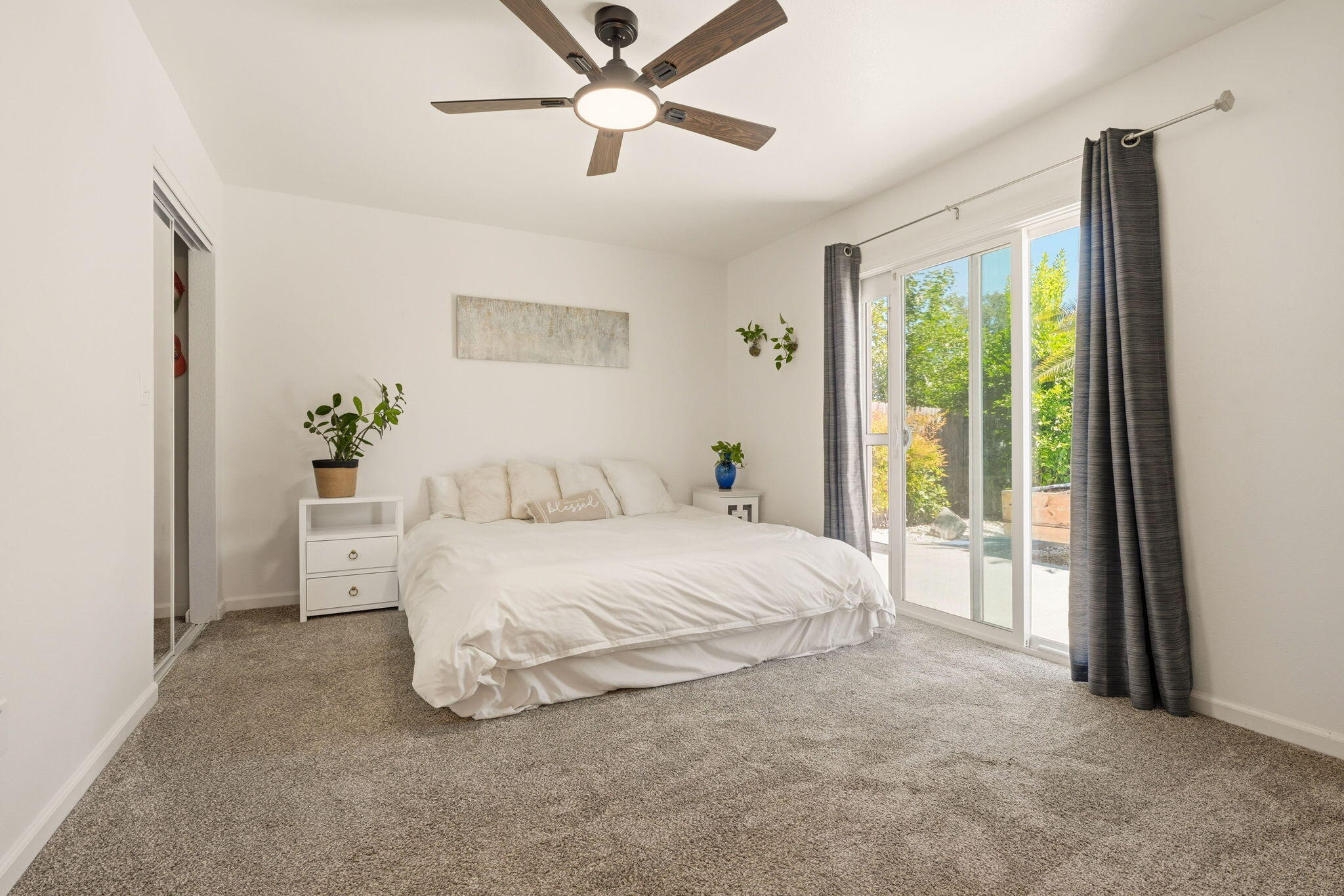 1803 Stetson Way Redding, CA 96003 - Photo 16 of 32 Primary Bedroom