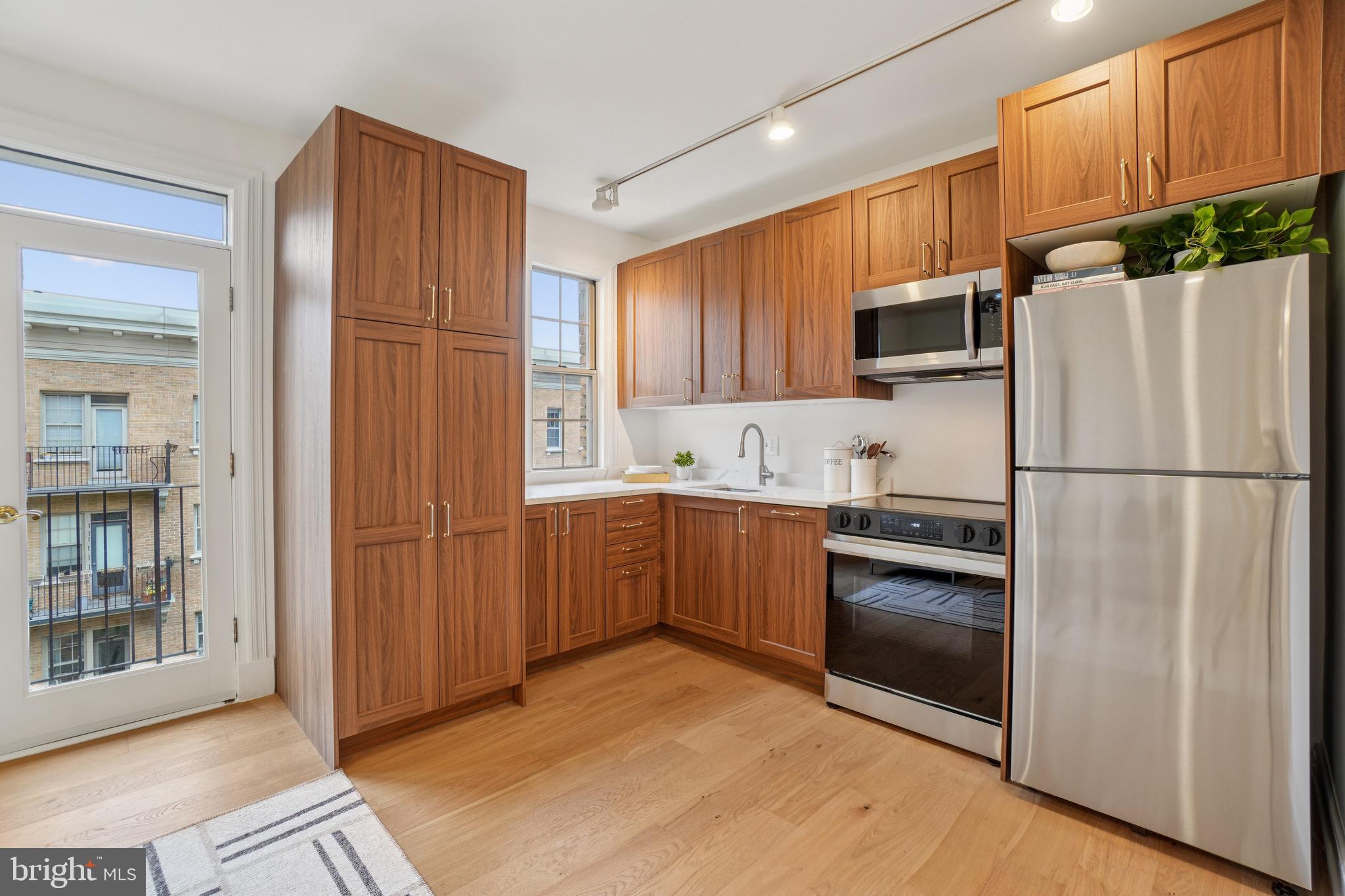 1401 Columbia Road Northwest, Unit 403 Washington, DC 20009 - Photo 7 of 16 c