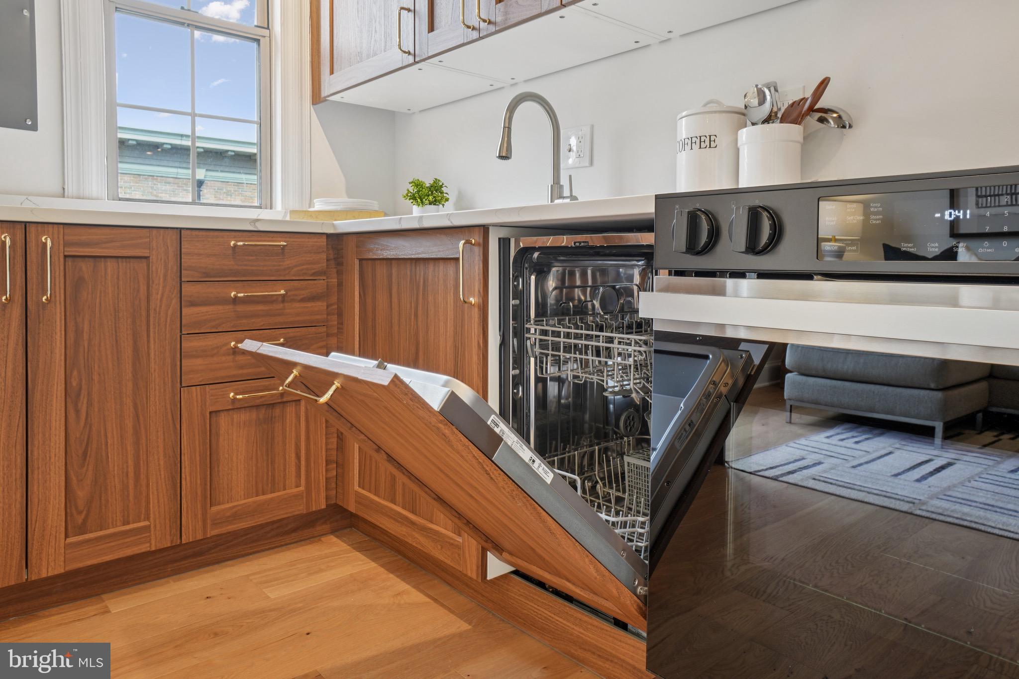 1401 Columbia Road Northwest, Unit 403 Washington, DC 20009 - Photo 8 of 16 Integrated Dishwasher