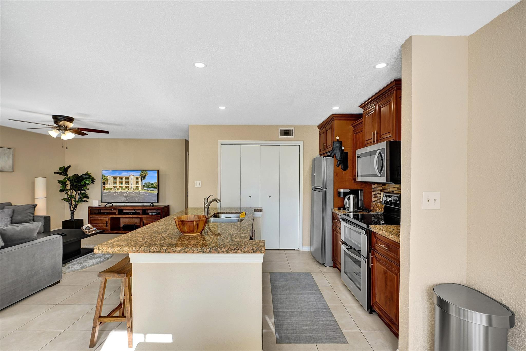 777 Riverside Drive, Unit 1517 Coral Springs, FL 33071 - Photo 13 of 28 Photo 14