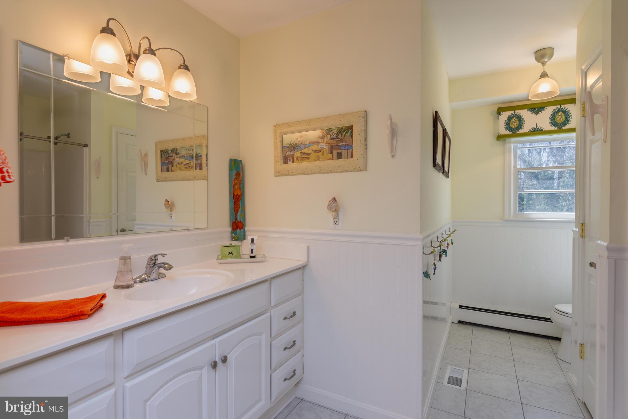 267 Cape St John Road Annapolis, MD 21401 - Photo 13 of 22 Hall Bathroom