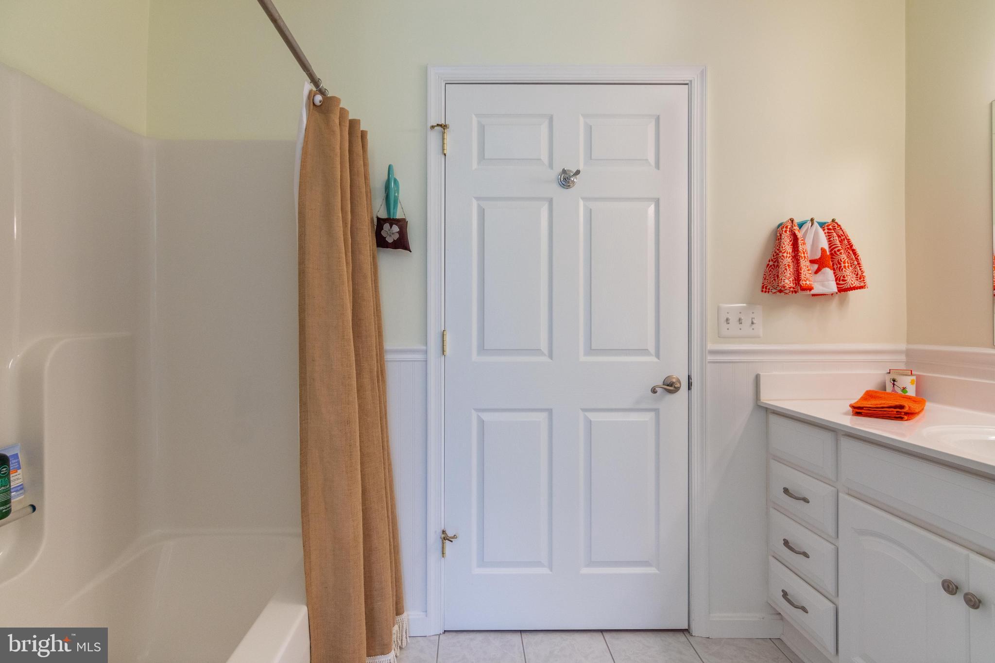 267 Cape St John Road Annapolis, MD 21401 - Photo 14 of 22 Hall Bathroom