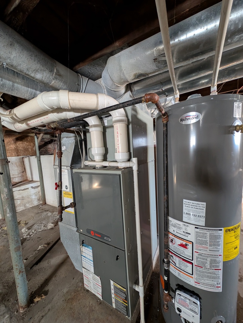 543 East 3rd Street El Paso, IL 61738 - Photo 16 of 21 a utility room with dryer and washer