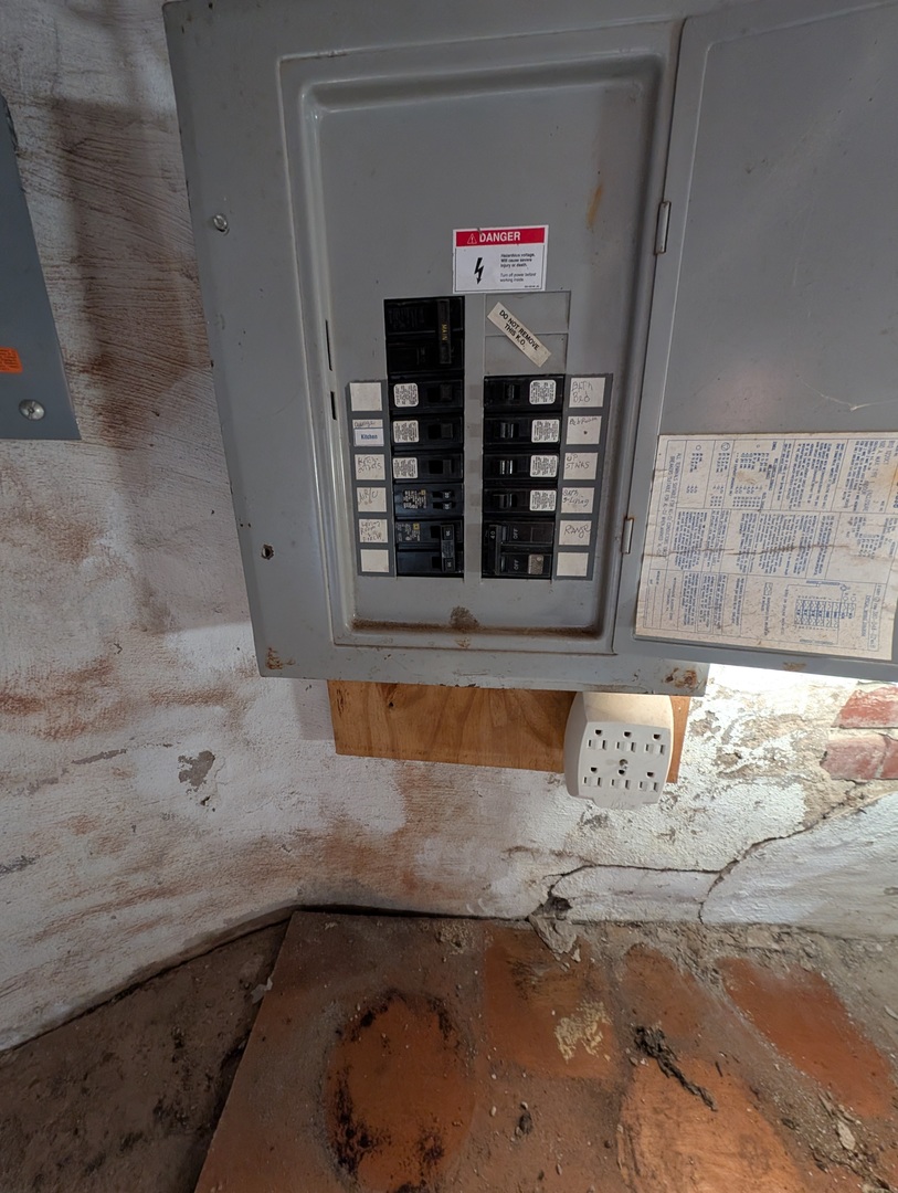 543 East 3rd Street El Paso, IL 61738 - Photo 17 of 21 a view of front door of house