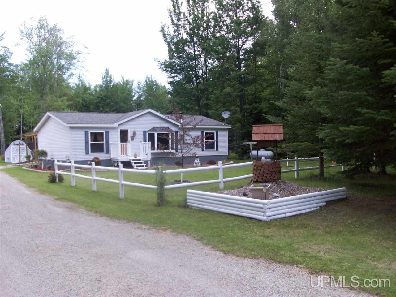 4224 16th Road Escanaba, MI 49829 - Photo 2 of 16 Gallery Image 2