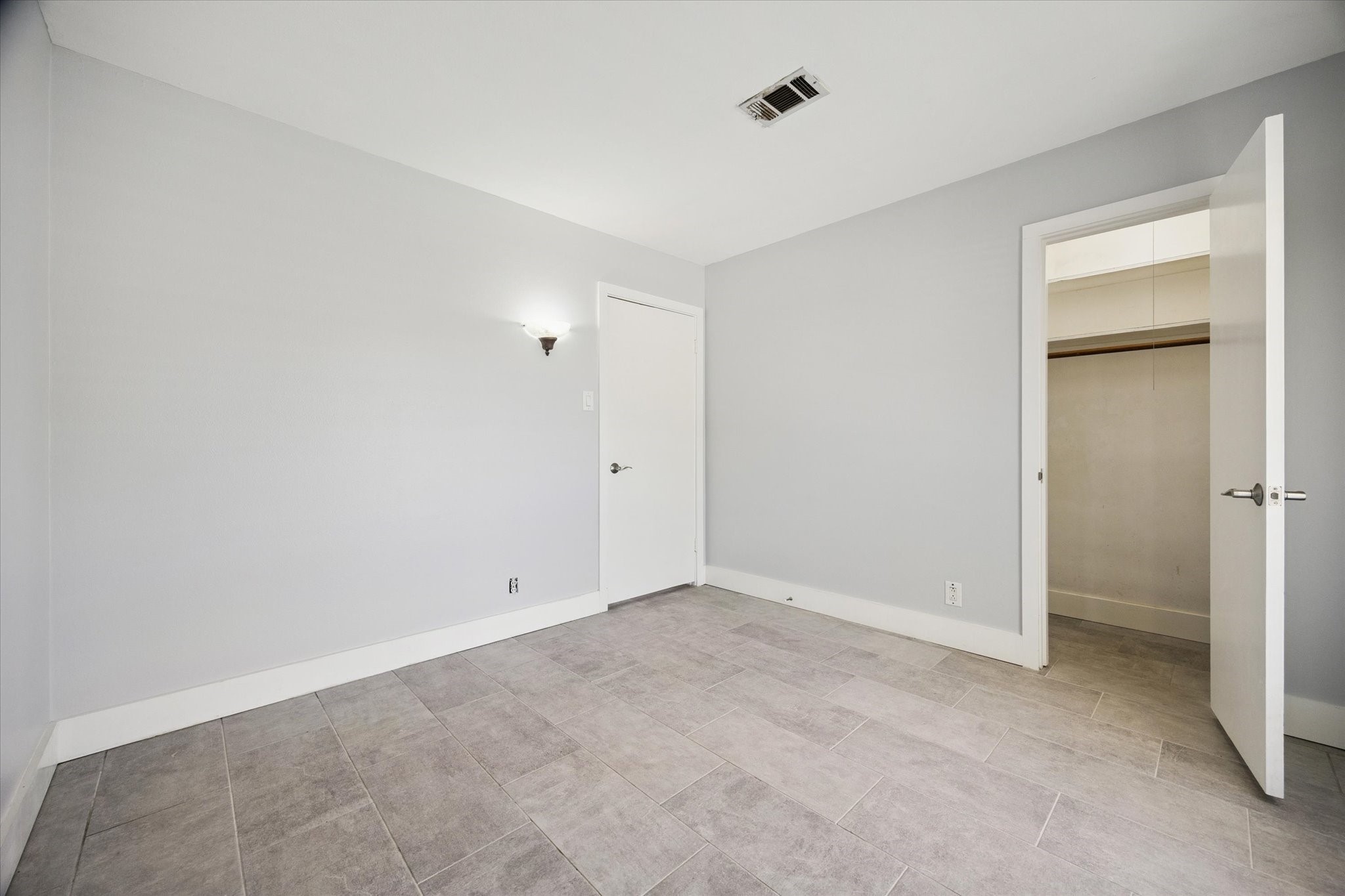 9407 Meadowbriar Lane Houston, TX 77063 - Photo 27 of 31 a view of an empty room