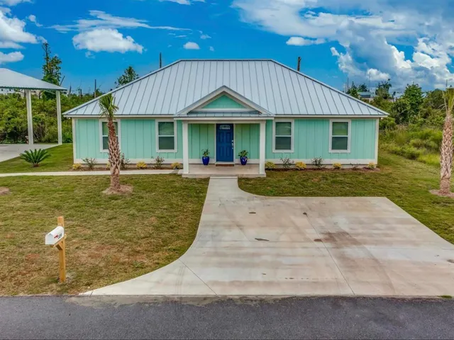 $305,000 | 1232 Sopchoppy Highway, Sopchoppy, FL 32358