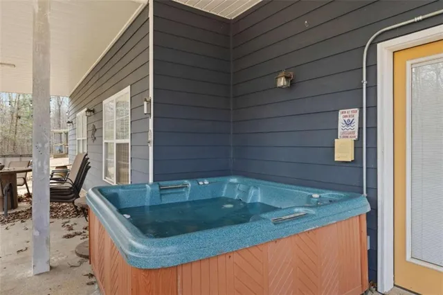 $750,000 | 8399 East Carroll Road, Whitesburg, GA 30185