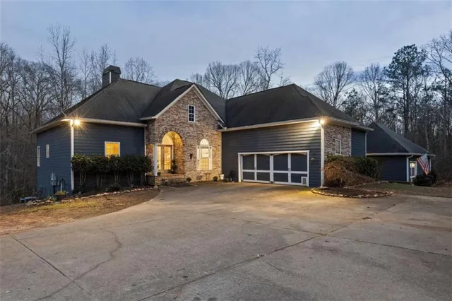 $750,000 | 8399 East Carroll Road, Whitesburg, GA 30185