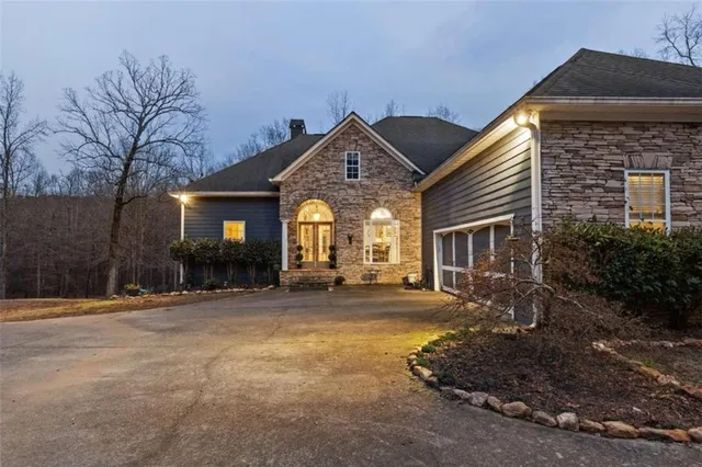 $750,000 | 8399 East Carroll Road, Whitesburg, GA 30185