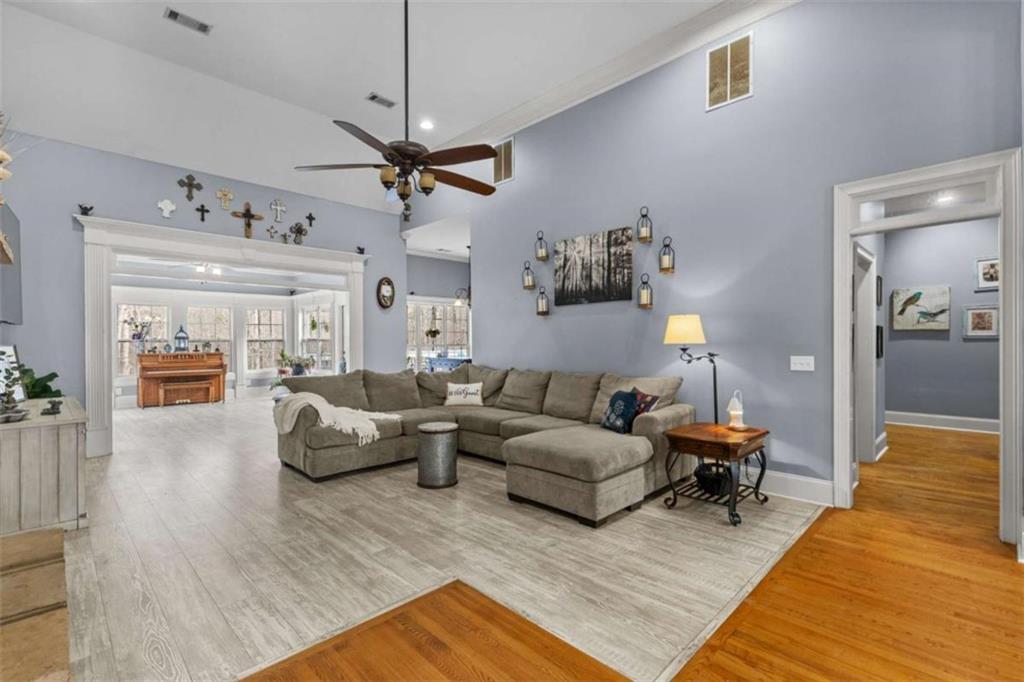 8399 East Carroll Road Whitesburg, GA 30185 - Photo 5 of 52 a living room with furniture