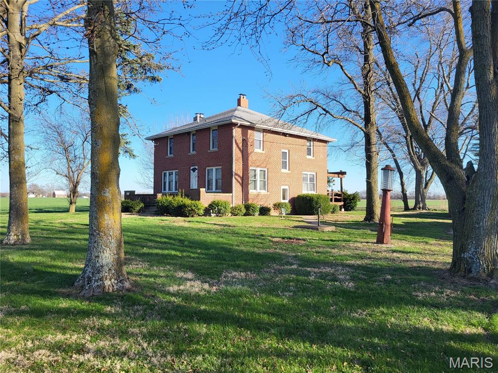 12772 Buckeye Road Highland, IL 62249 - Photo 2 of 27