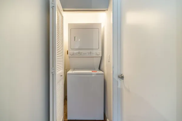 $2,000 | 1305 South Michigan Avenue, Unit 1209, Chicago, IL 60605