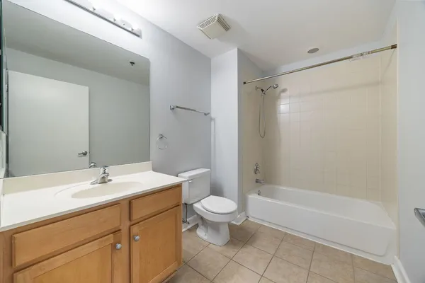 $2,000 | 1305 South Michigan Avenue, Unit 1209, Chicago, IL 60605