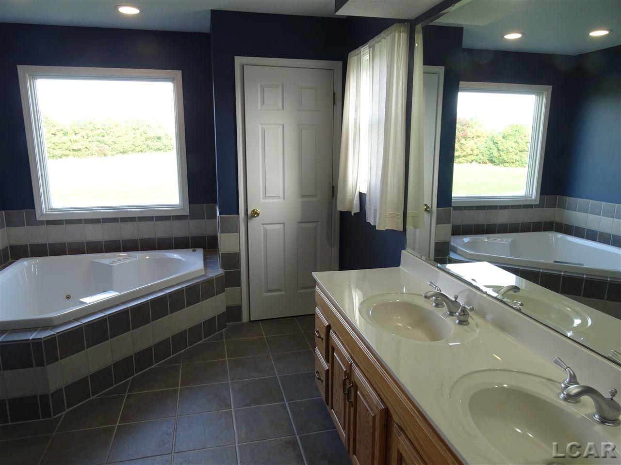 17210 Cole Road Addison, MI 49220 - Photo 18 of 27 50025801-17.JPG