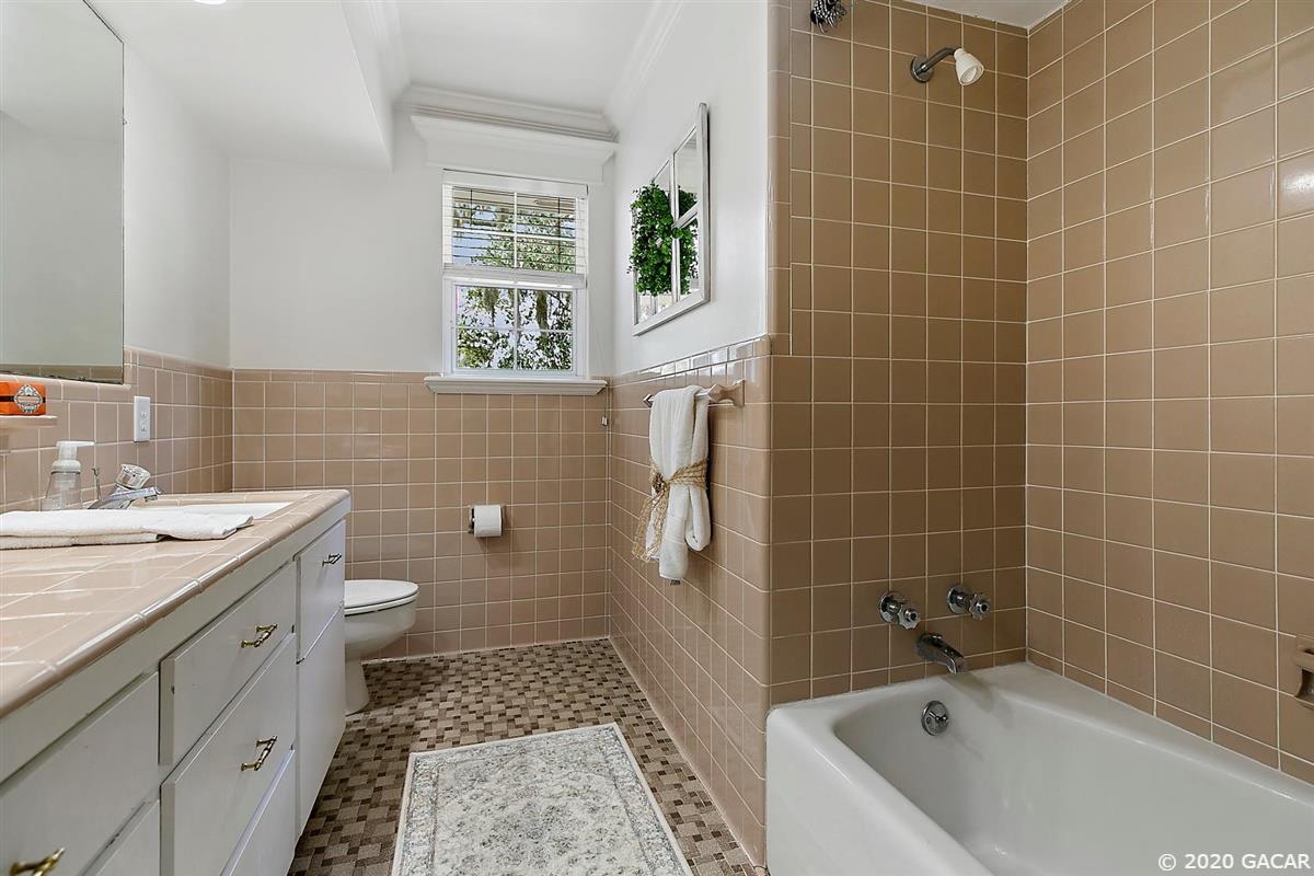 6904 Southwest 35th Way Gainesville, FL 32608 - Photo 18 of 25