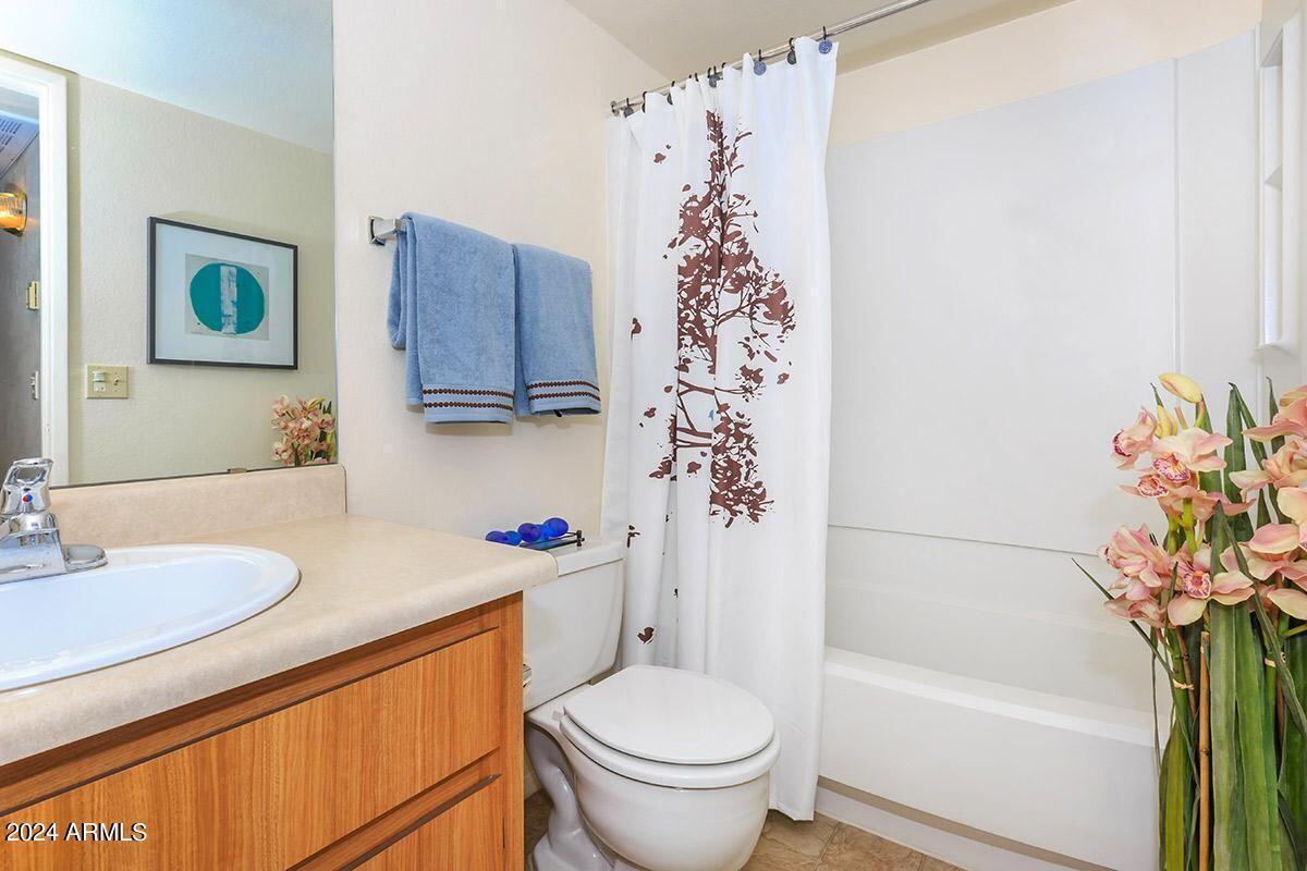3040 East Shea Boulevard, Unit 2 Phoenix, AZ 85028 - Photo 8 of 12