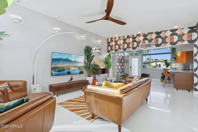 a en suite bathroom with a double vanity sink
