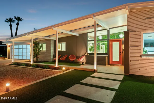 a picture of floor with a projector